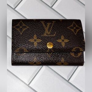 Louis Vuitton Monogram Multicle 6 Hook Key Case